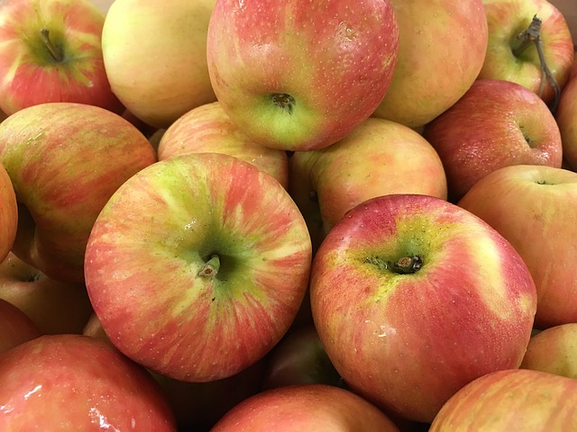 Яблоки нужно мыть в растворе соды — Ученые