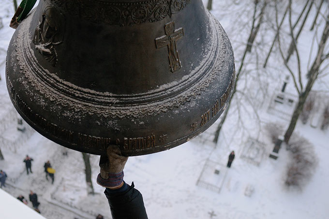 Бронзовые колокола для Свято-Троицкий собор Александро-Невской лавры