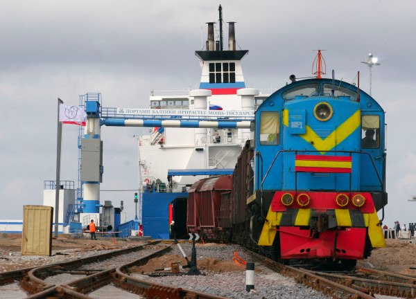 Усть-Луга: стальные магистрали для морских ворот России