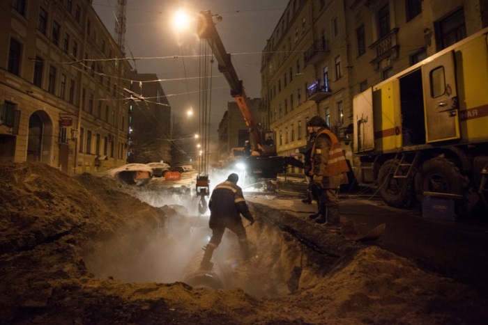 Город потребовал увеличить ремонтную программу «Теплосети СПб»