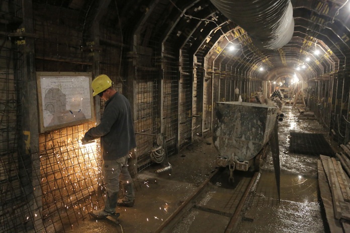 Глава «Метростроя»: Важнейшую линию метро строят из рук вон плохо