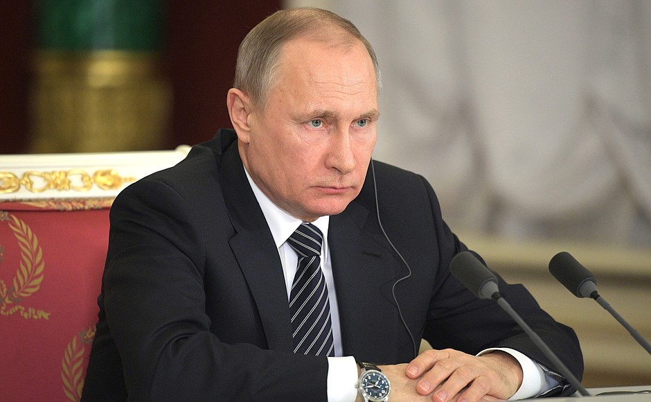 Путин продлил экономические санкции против Запада