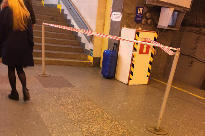 В Петербурге закрыли на вход и выход станцию метро «Проспект Большевиков»