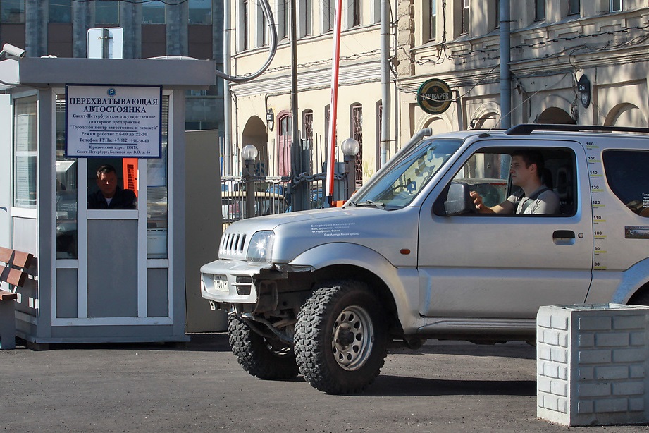 За три года в Петербурге появится 11 новых перехватывающих парковок