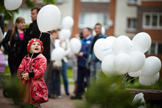 девочка с воздушным шариком Фото: Сергей Артемьев для ОК